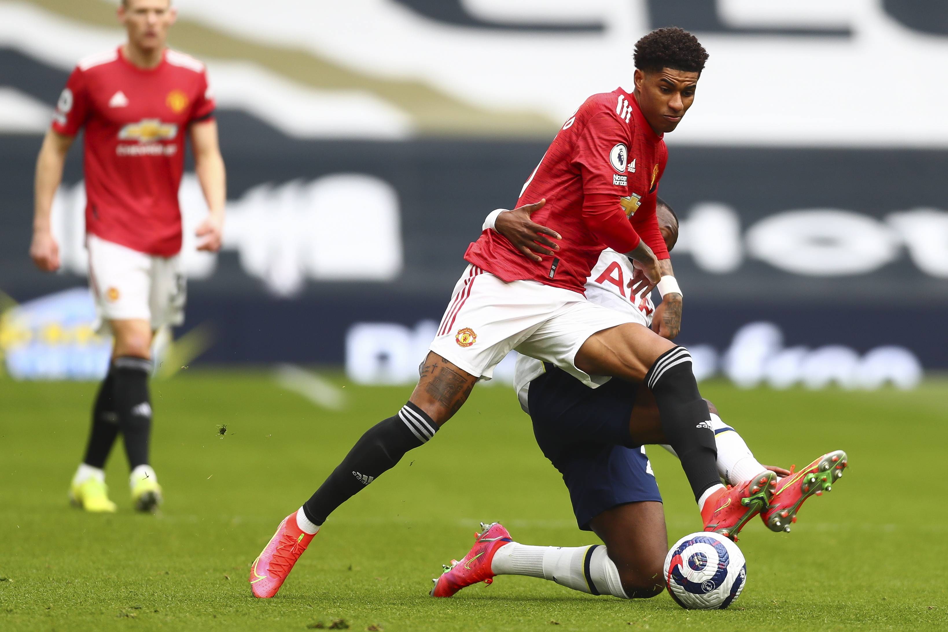 拉特与多位 拉特与多位